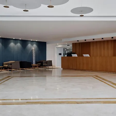 Prinsotel La Pineda 公寓式酒店 4*