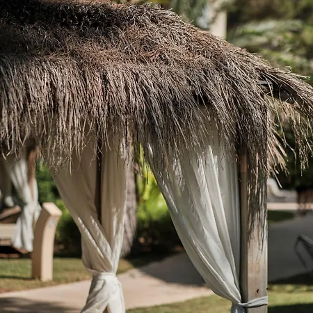 Prinsotel La Pineda 公寓式酒店