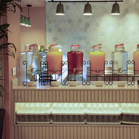 Prinsotel La Pineda 公寓式酒店